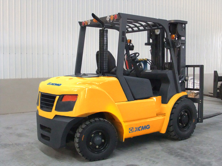 Maquired | Venta y Renta de Maquinaria Pesada en México | Montacargas FD50T-JF FDT