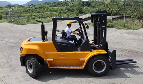 Maquired | Venta y Renta de Maquinaria Pesada en México | Montacargas FD70T-JF FDT